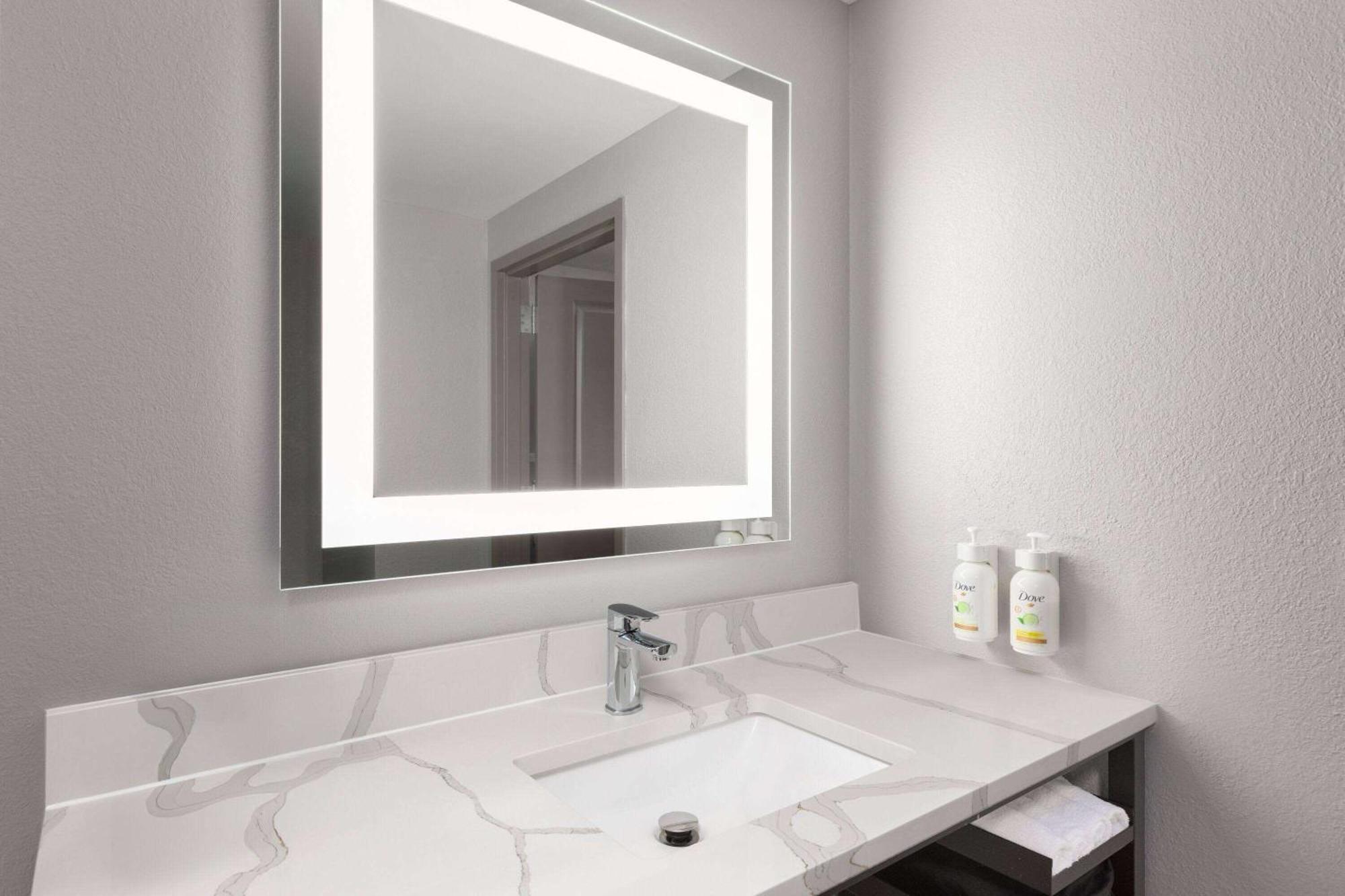 La Quinta By Wyndham Knoxville Central Papermill Εξωτερικό φωτογραφία