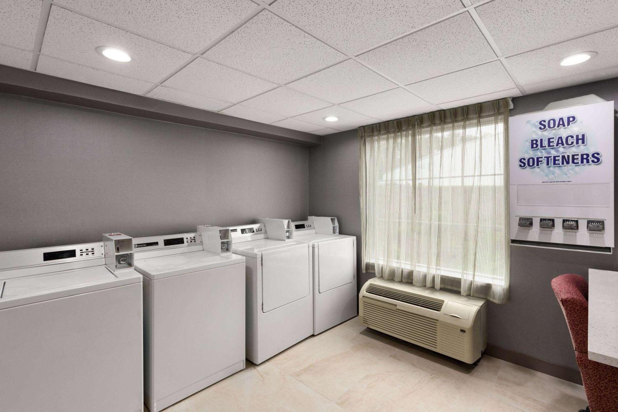 La Quinta By Wyndham Knoxville Central Papermill Εξωτερικό φωτογραφία